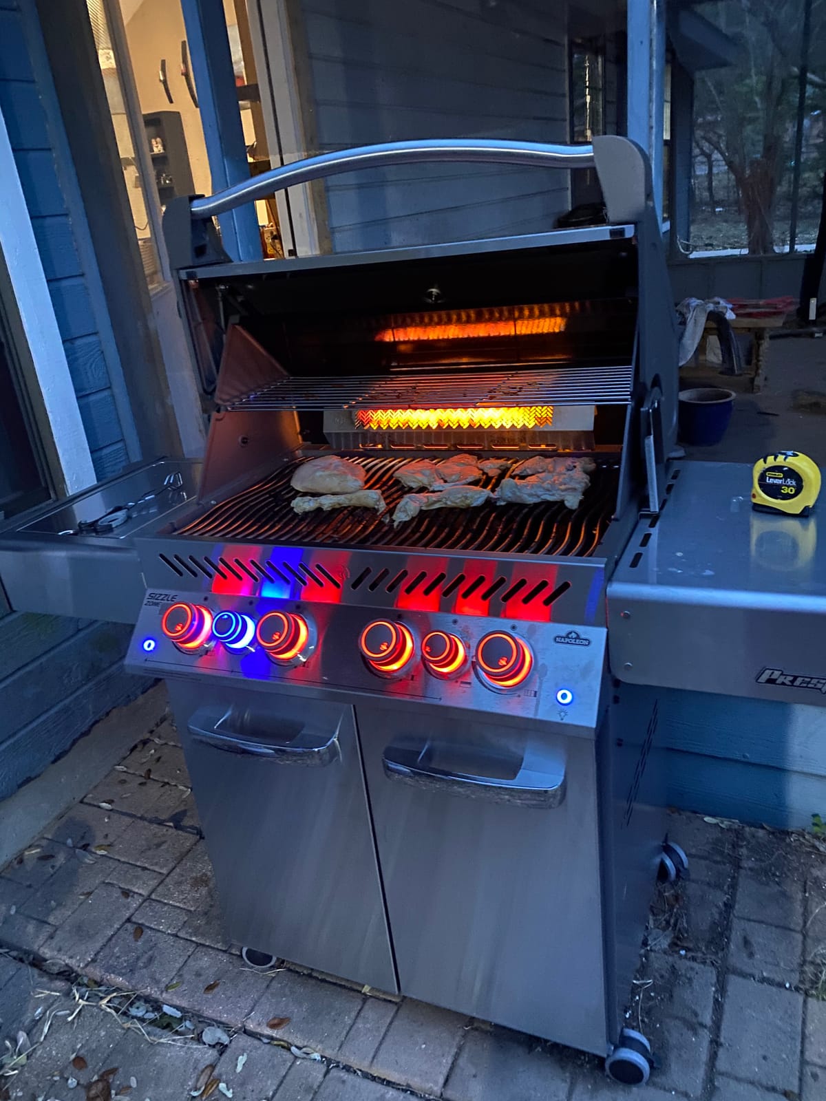 Napoleon P500RSIBPSS-3 Prestige 500 RSIB Propane Gas Grill, sq. in + Infrared Side and Rear Burner, Stainless Steel customer photo 1