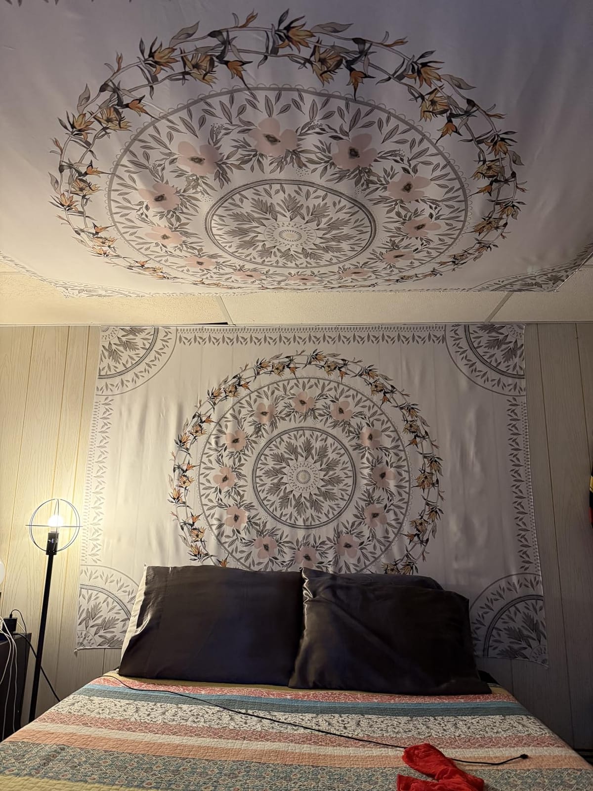 Simpkeely Sketched Floral Medallion Tapestry, Bohemian Mandala Wall Hanging Tapestries, Indian Art Print Mural for Bedroom Living Room Dorm Home Décor 59.1 x 80 Inches(Mauve) customer photo 1