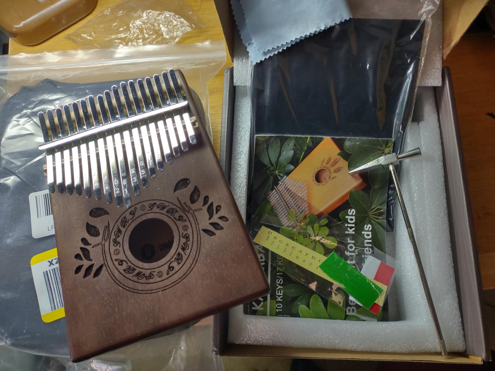 UNOKKI 17-Key Kalimba Thumb Piano - Portable Mahogany Percussion Mbira Instrument - Beginner Tuning Set, Music Instruments for Kids Gifts - Dark Brown customer photo 1