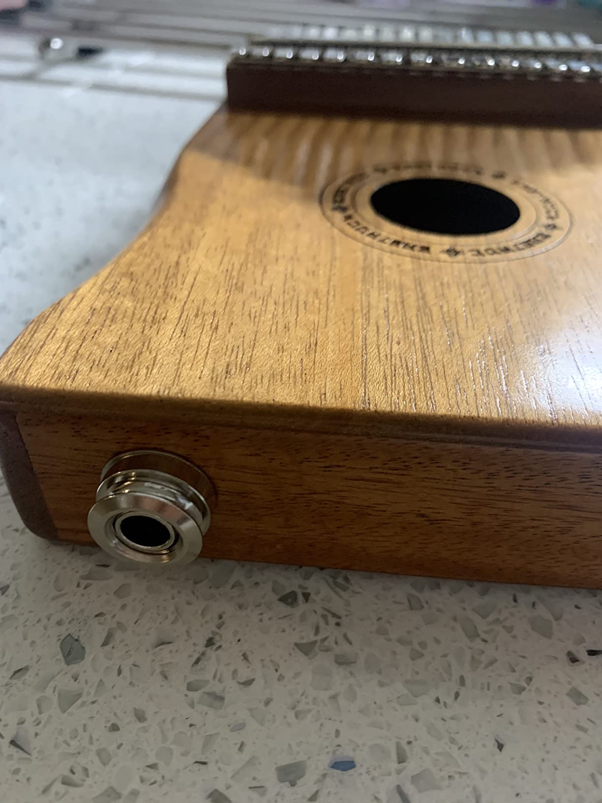 EASTROCK 17 Key Electric Kalimba Built-in Pickup Mahogany Hand Rest EQ customer photo 1