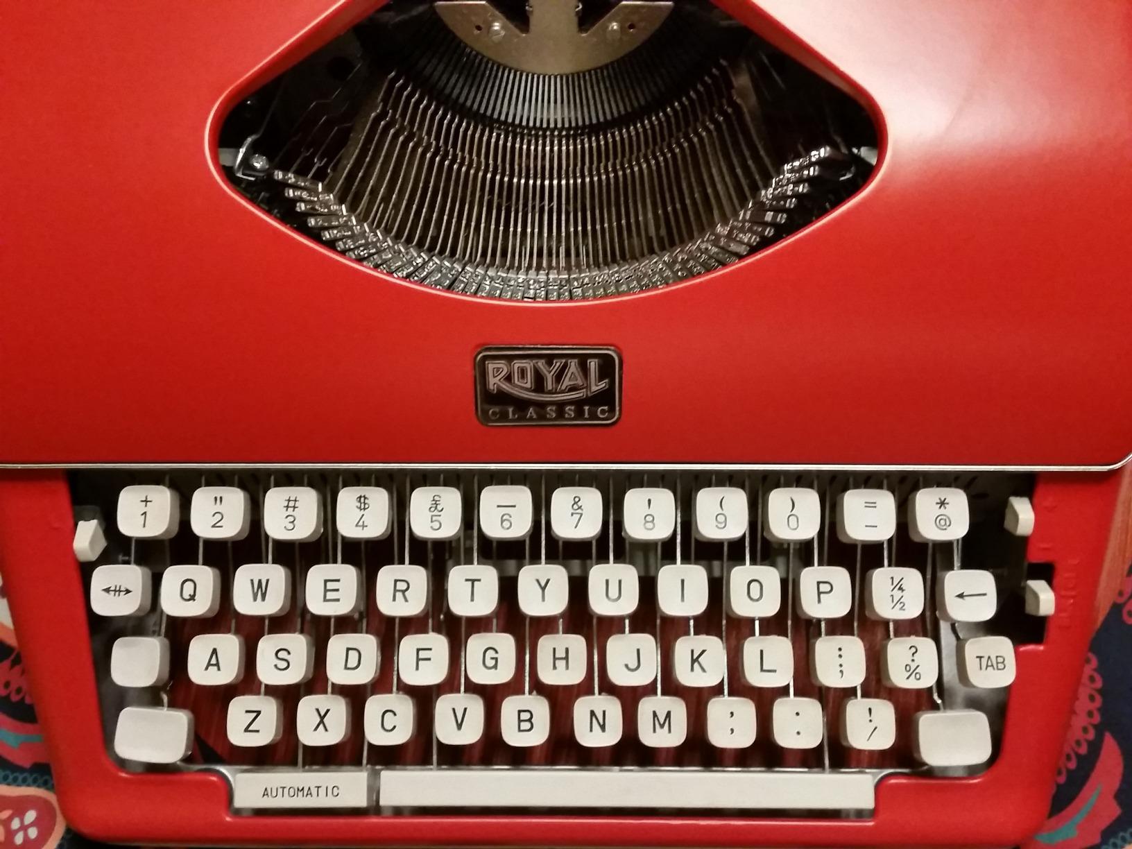 Royal 79120q Classic Manual Typewriter (red) customer photo 2