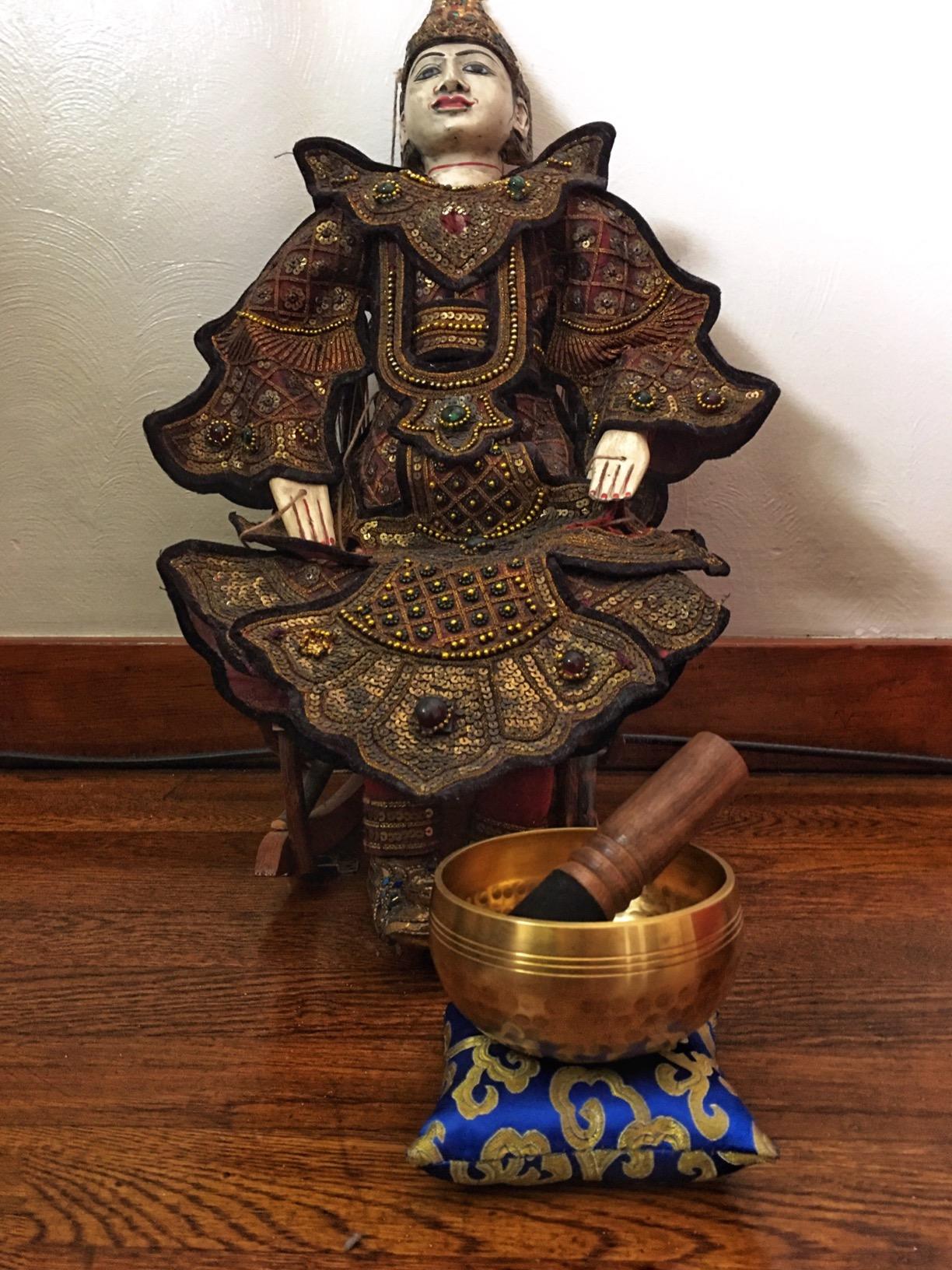 Tibetan Singing Bowl Set by Ohm Store — Hand Hammered Lingam Meditation Sound Bowl — Yoga, Chakra Balancing, Mindfulness, Stress and Anxiety Relief customer photo 1