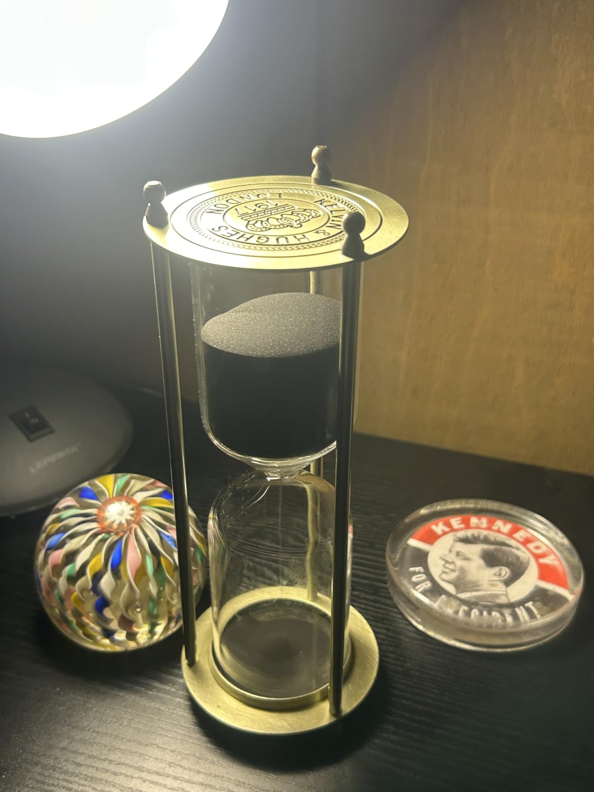 SuLiao Hourglass 15 Minute Sand Timer, Vintage Brass Black Sand Clock, Metal Small Sand Watch 15 Min, Antique Reloj De Arena, Unique Hour Glass Sandglass for Home, Office, Desk Decoration customer photo 1