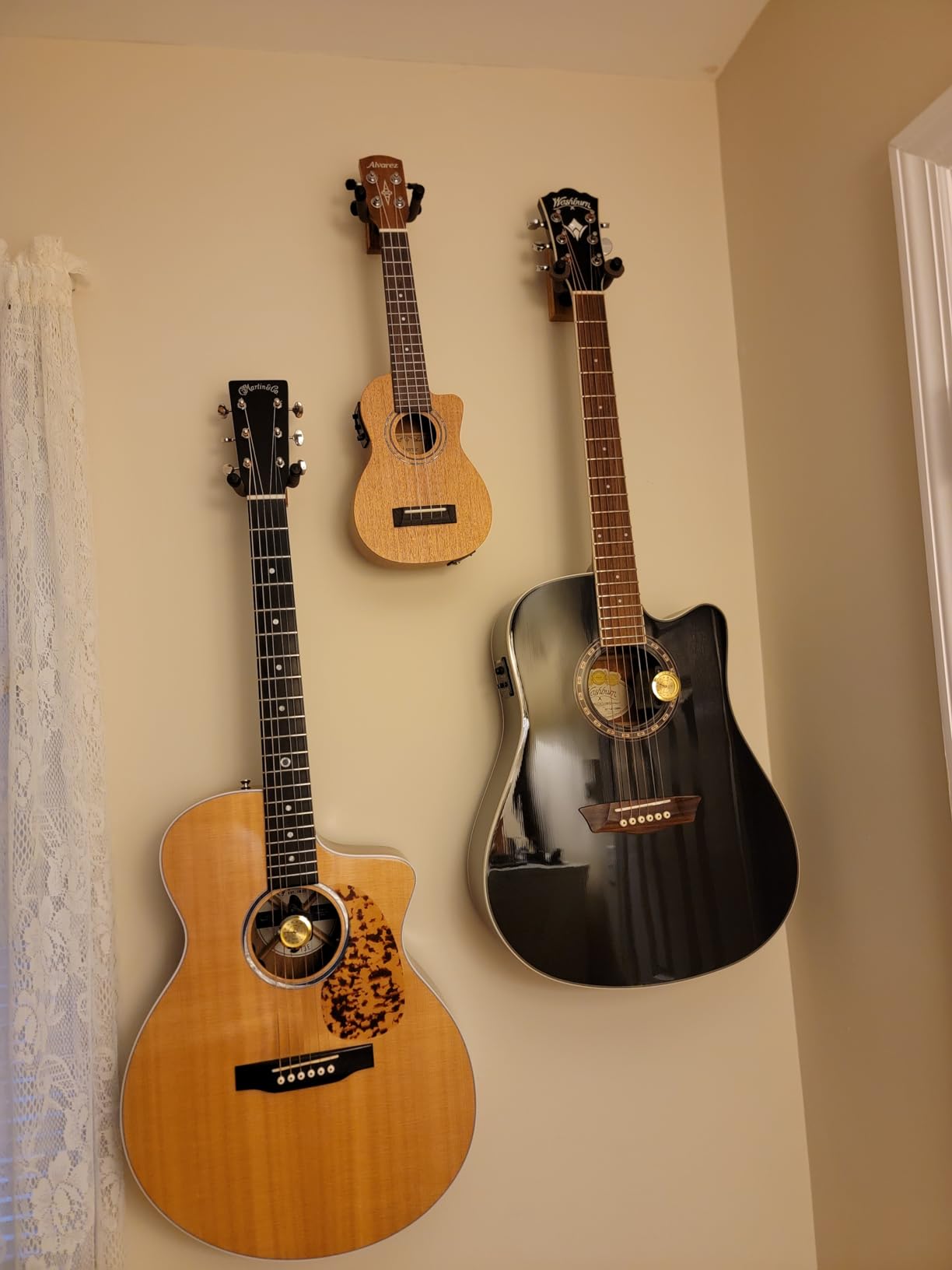 GUITTO 2-in-1 Guitar Humidifier & Analog Hygrometer, Clip-On Soundhole Humidity Care System with Refillable Sponge, No-Battery Gauge for Acoustic Guitar (GHD-01) customer photo 1