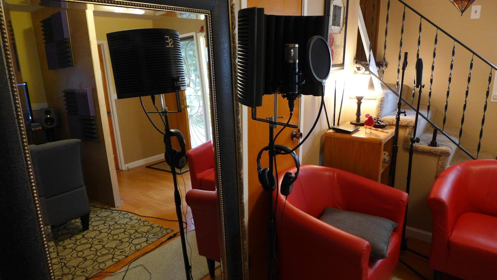 sE Electronics RF-X Reflexion Filter - Portable Microphone Isolation Shield for Recording Music, Podcasts & Voice-Overs - Four-Layer Acoustic Sound Shield for Home Recording Studio Equipment (White) customer photo 1