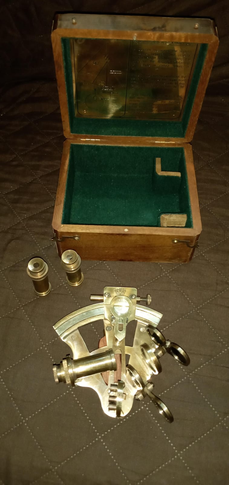 Antique Brass Nautical Sextant with Wooden Box & Extra 2 Telescopes, Kelvin & Hughes London Sextant for Mariners Surveyors, Navigation Instruments, Vintage Style Wedding & Graduation Gift customer photo 2