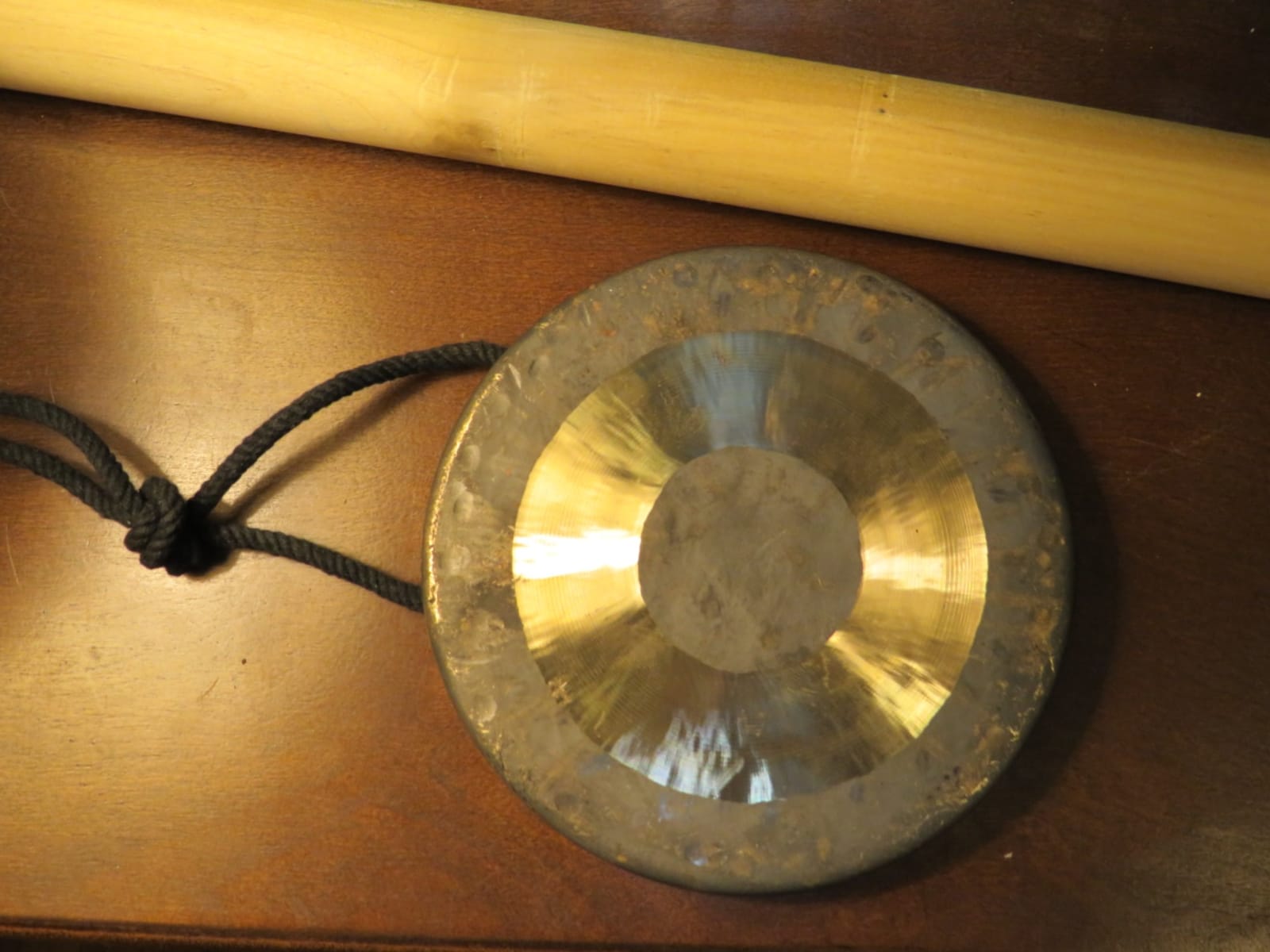 The Gong Shop Handcrafted Chinese Gong – Rich Wash & Deep Resonant Tones for Meditation, Sound Healing, Yoga or Home Decor (8