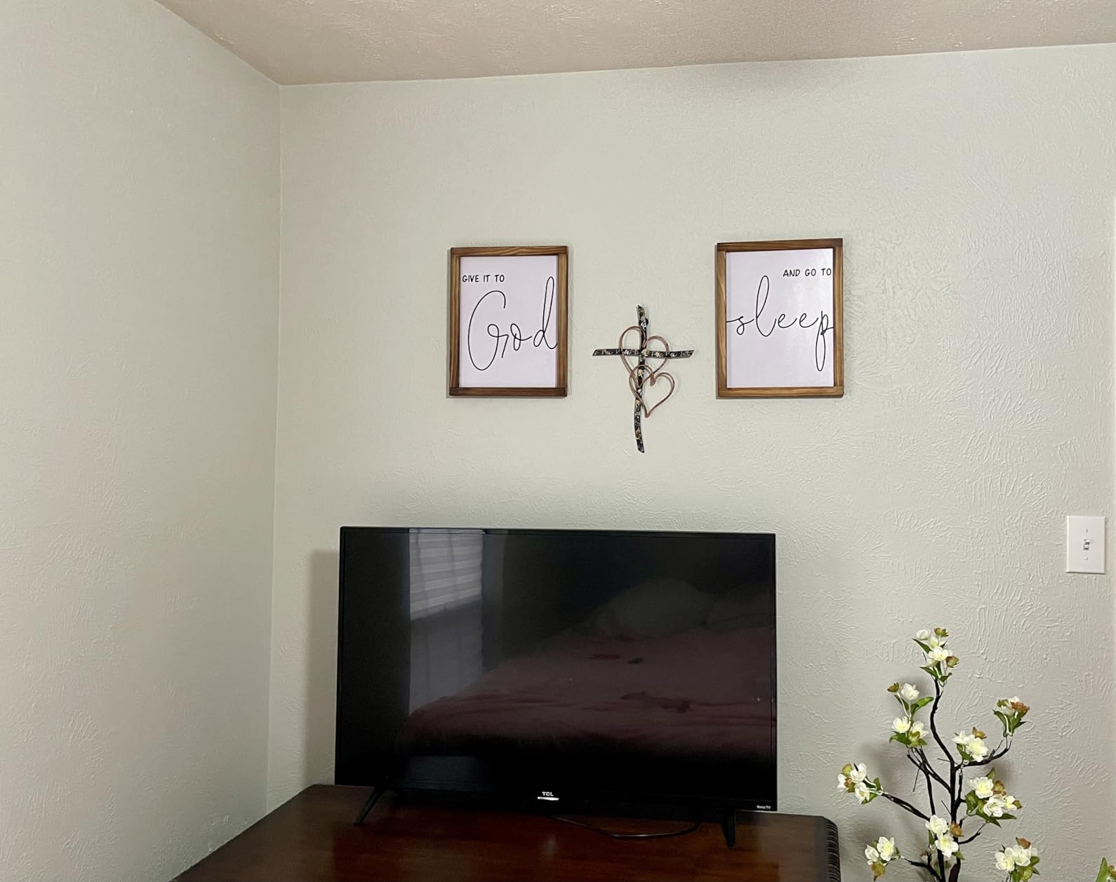 RELY+ Black Matte Wall Cross 14x10 Inch Living Room Décor Outdoor Crucifix Rustic Wall Decor Metal Wall Art Decorative Hanging Iron Wrought Wall Décor crosses for Indoor Home Halloween Decorations customer photo 1