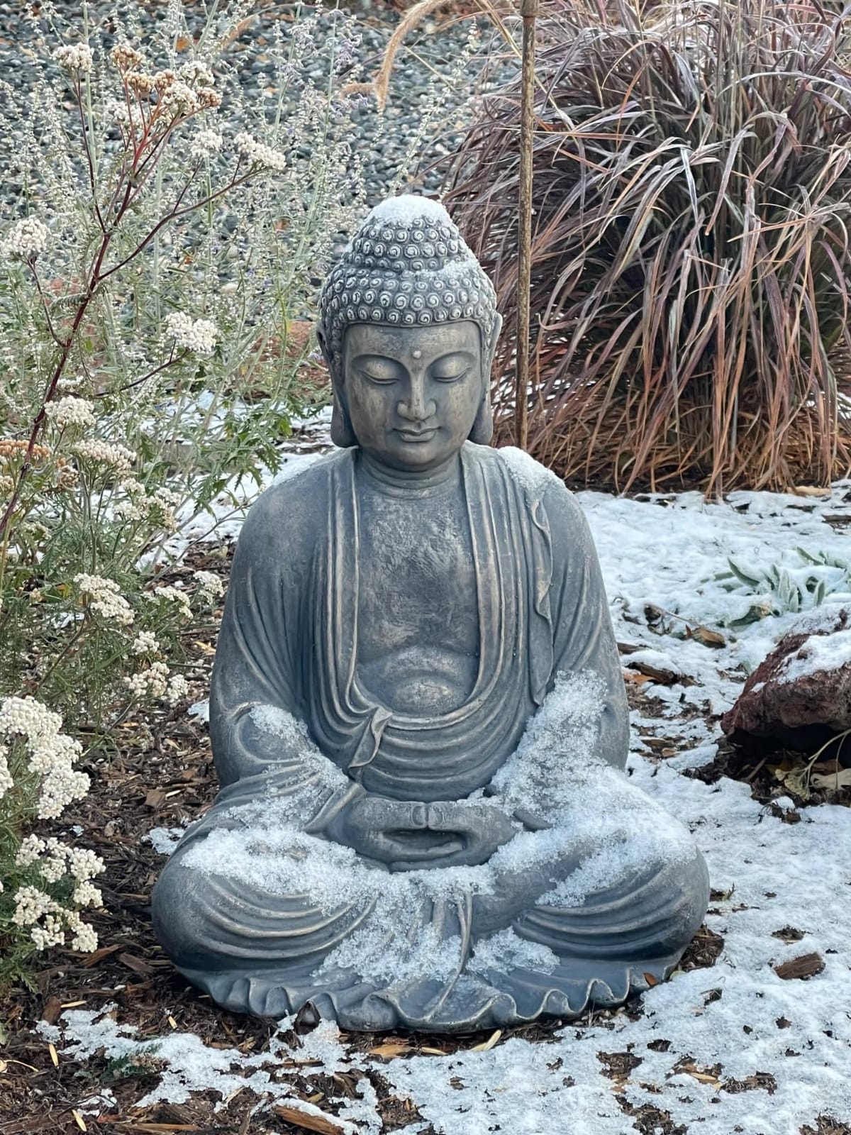 Glitzhome 22.75-inch Zen Meditation Buddha Garden Statue, Bronze Large Indoor and Outdoor Sculpture, Hand-Finished MGO & Fiberglass Decor for Home Patio Yard customer photo 1