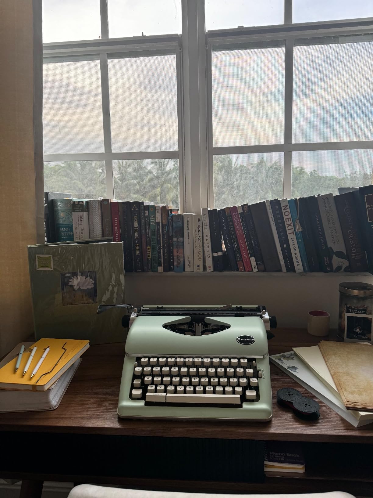 Maplefield Vintage Manual Typewriter - Quiet Mechanical Typing & Office Supplies - Decorative Desk Accessories & Vintage Decor - Author Gift & Writing Inspiration - Black customer photo 1