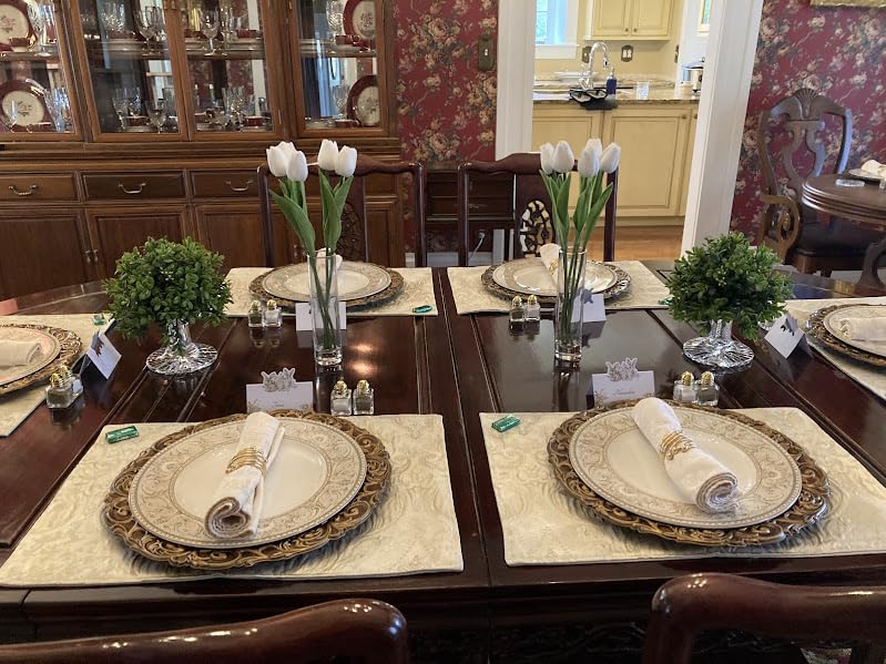 Antique Charger Plates, 13 Inch White Dinner Plate Chargers Round Server Ware. Set of 6 Plastic Embossed Charger for Dinner, Party, Wedding, Elegant Tableware Decoration. (White) customer photo 1