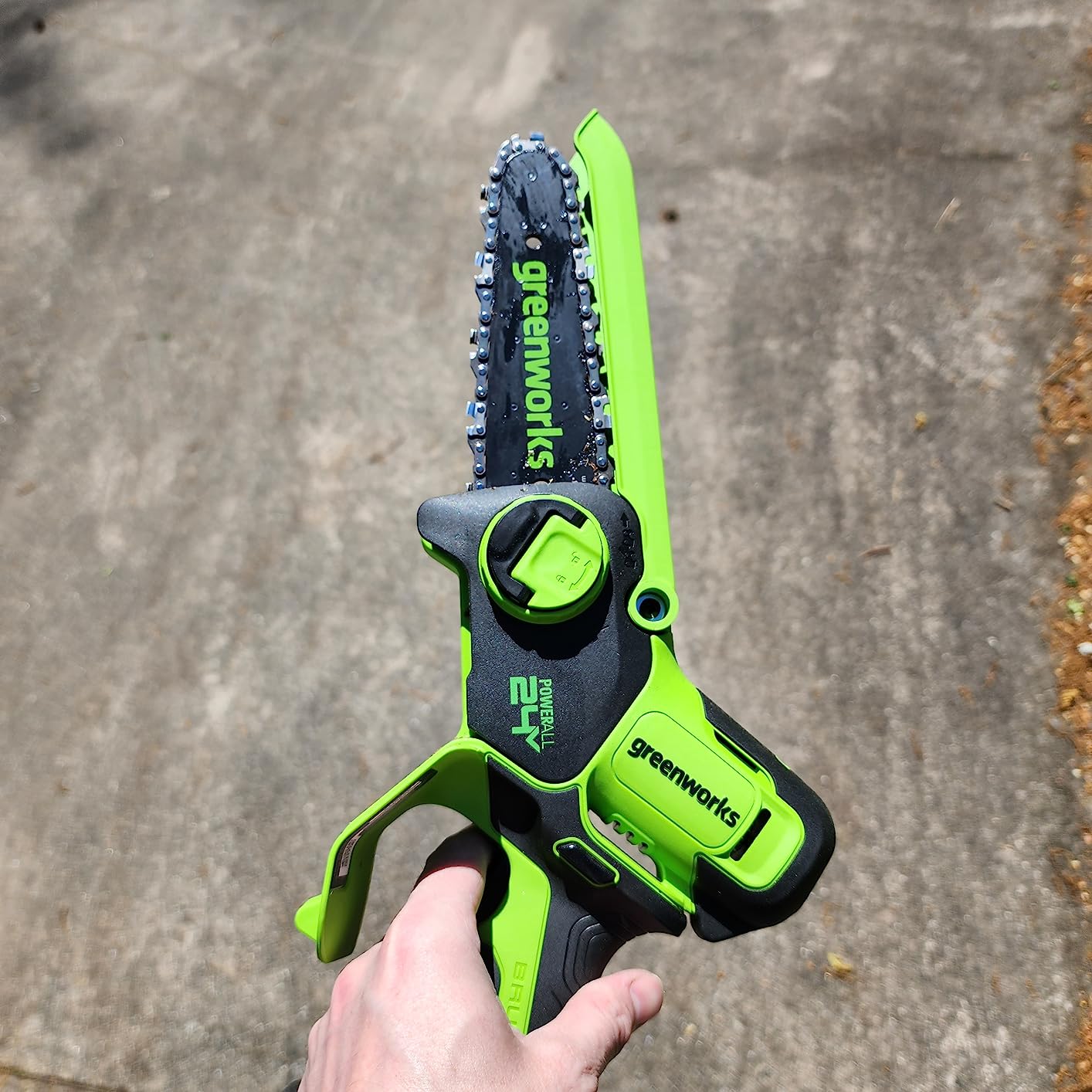 Greenworks 24V 6in Mini Chainsaw, 2.0 Ah Battery and Charger customer photo 1