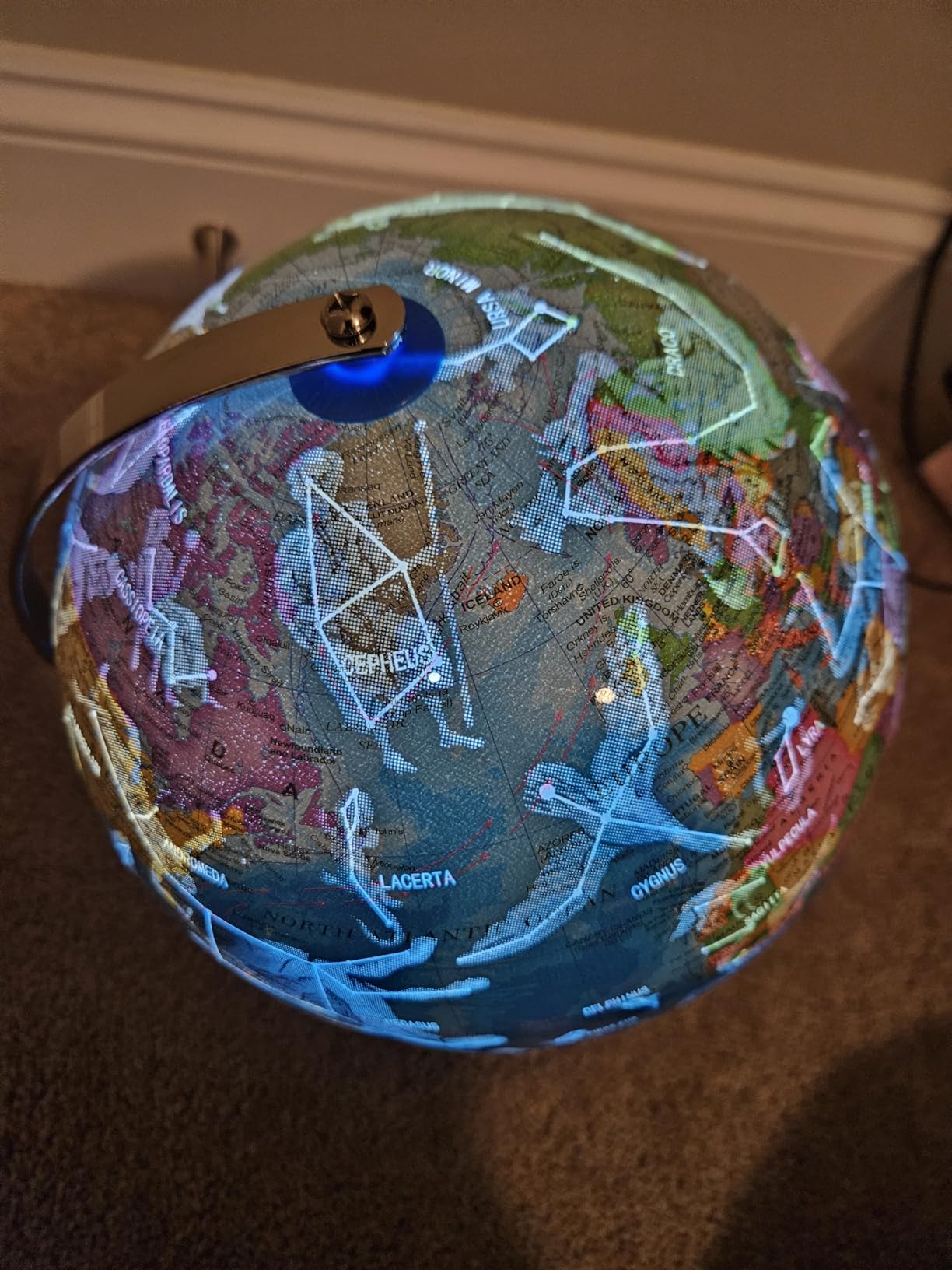 12'' Retro Illuminated World Globe with Wooden Stand, 2-1 Educ & Décor Antique Night Light up Globe Built in LED & HD Printed Map, Antique Illuminated Glob for Adults & Kids, Home Décor, Office customer photo 1