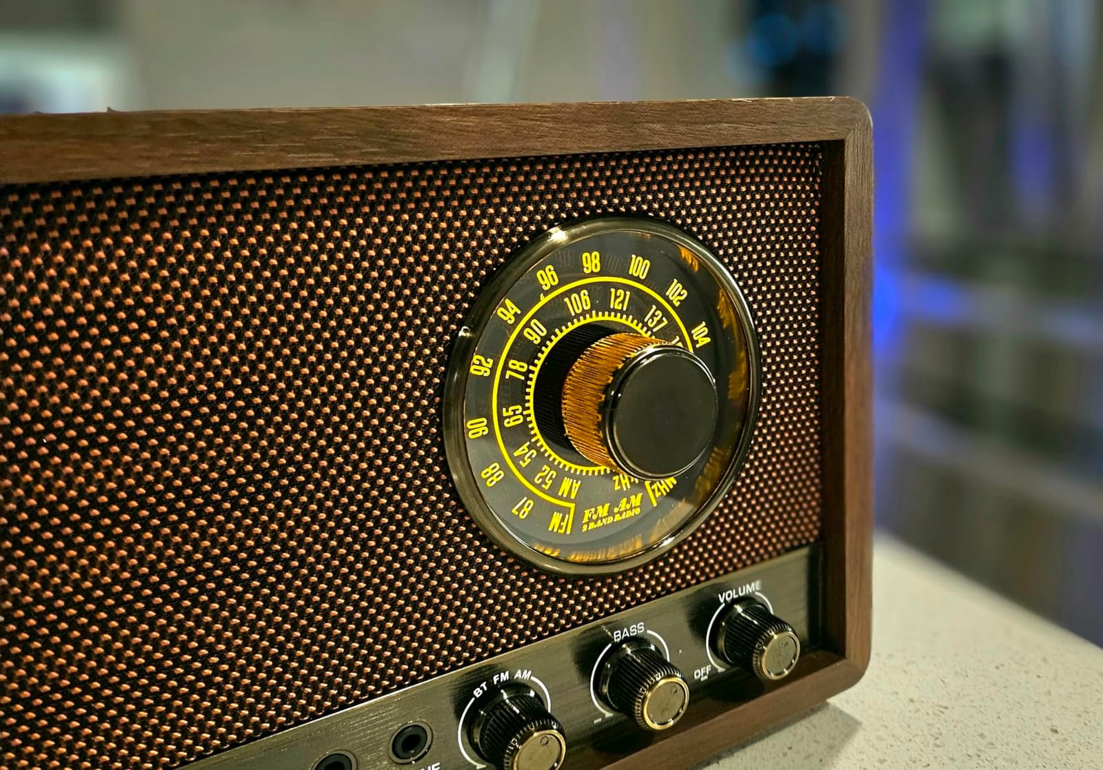 LEOTEC AM FM Radio,Retro Wood Table Radio,Portable Bluetooth Speaker Plug in Wall,Best Reception with AUX,Headphone Jack,Bass Control,Great for Home,Outdoor,Brown customer photo 1