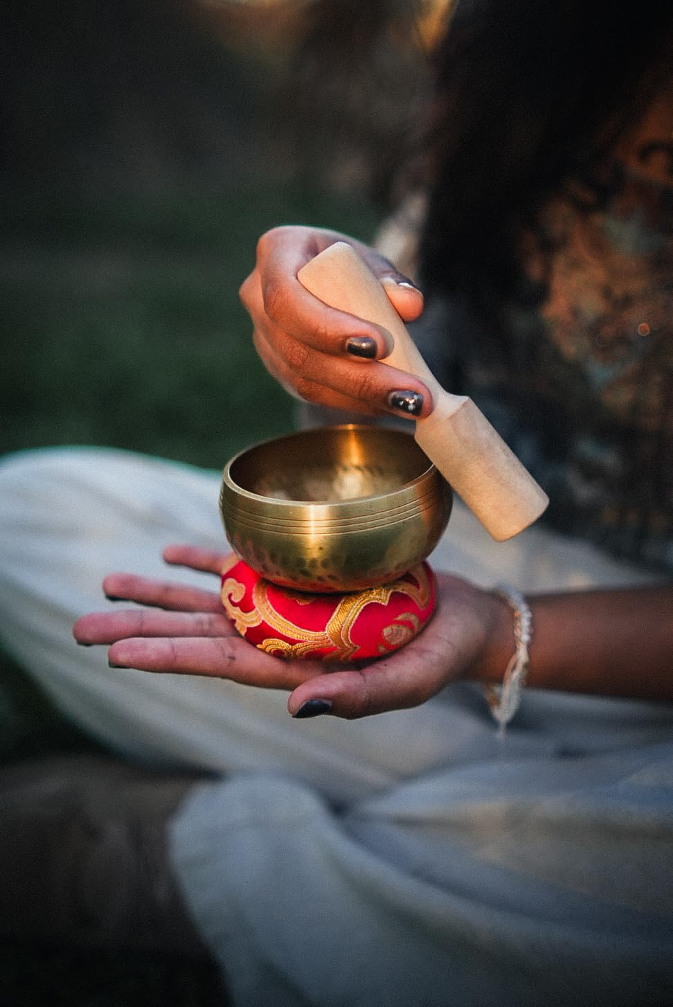 Tibetan Singing Bowl Set - Meditation Sound Bowl Cushion with Wooden Striker for Yoga, Meditation & Relaxation, Mindfulness,Chakra Healing, Stress Relief, Self-Regulation customer photo 2