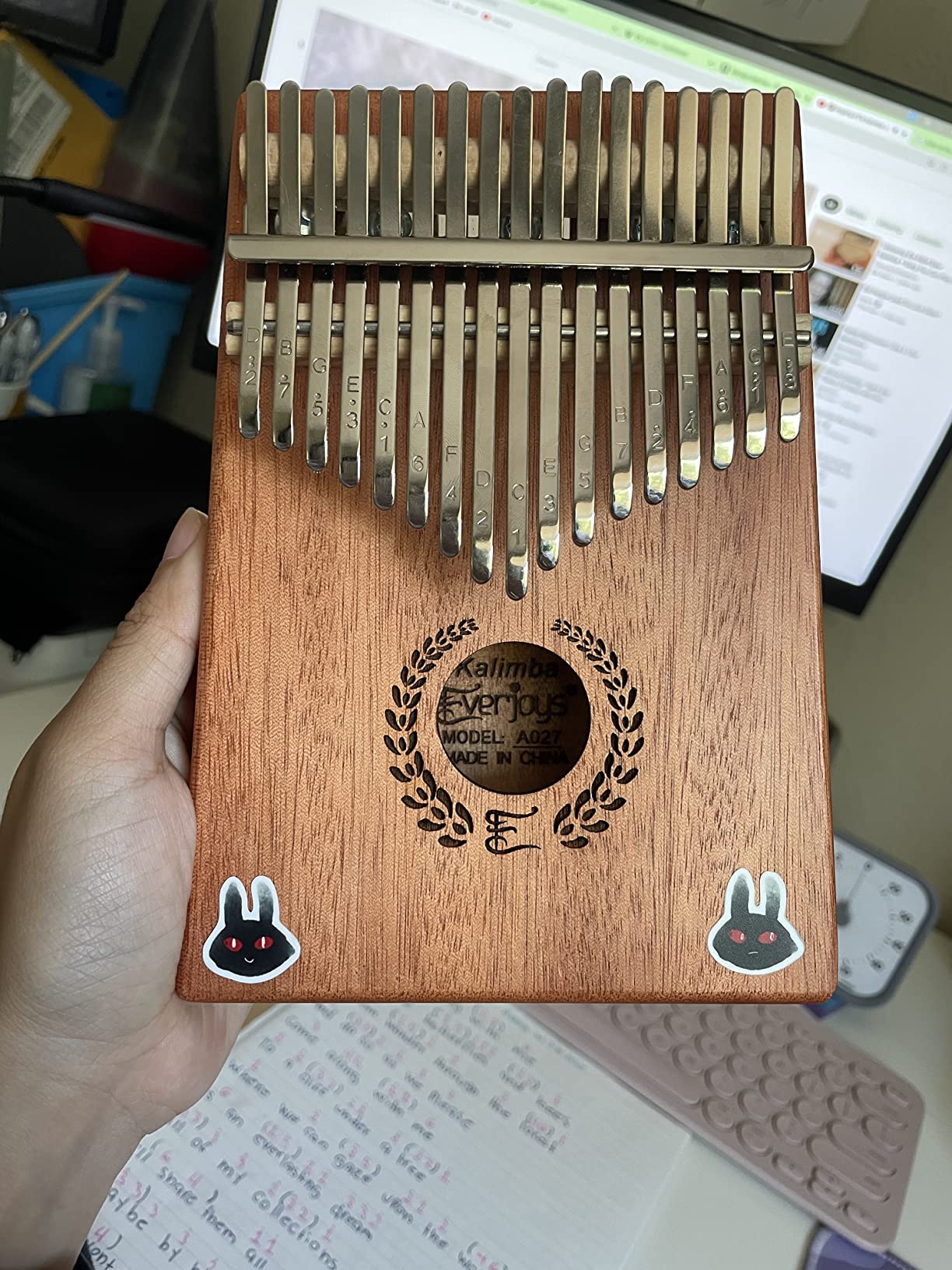 Everjoys Kalimba Thumb Piano 21 Keys, Professional Musical Instrument Finger Piano Marimbas with Portable Soft Cloth Bag, Fast to Learn Songbook, Tuning Hammer, All in One Kit (Natural Color) customer photo 2