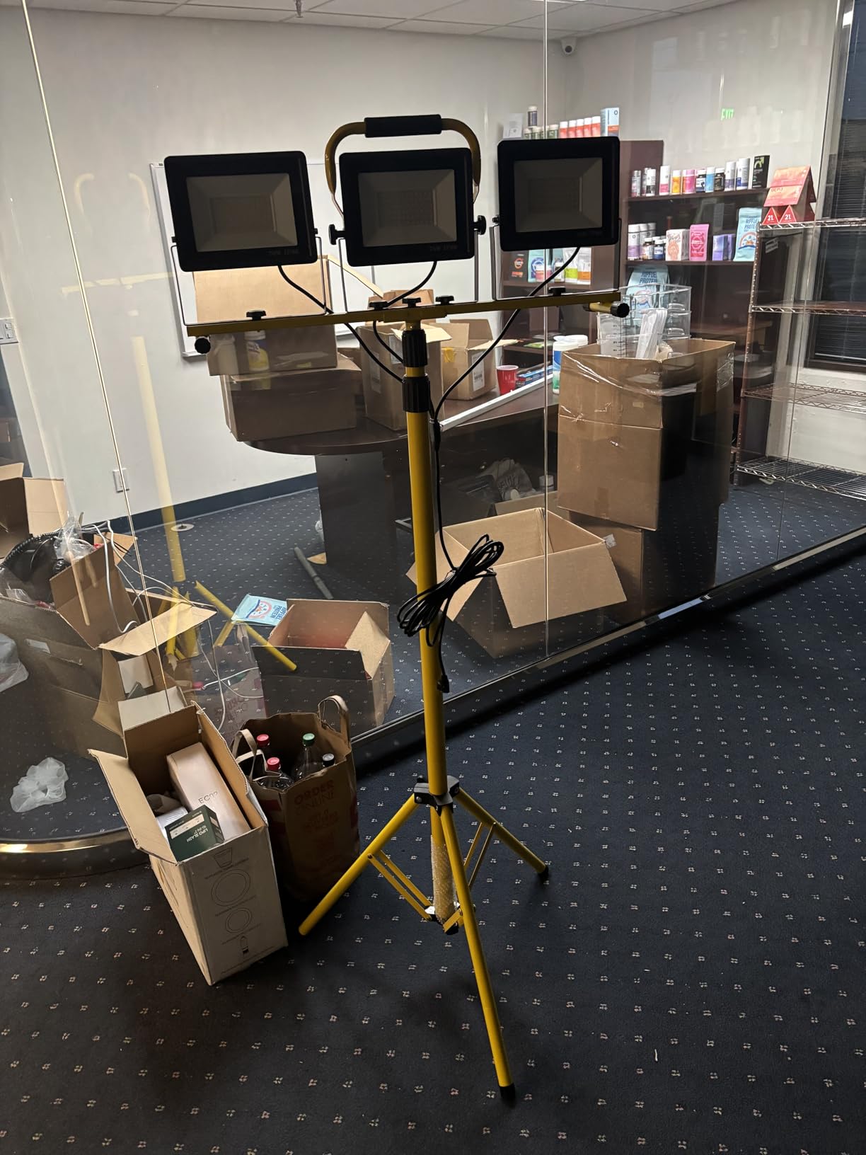 21000LM Tripod Work Light with Stand, 3-Head Adjustable IP66 Waterproof customer photo 1