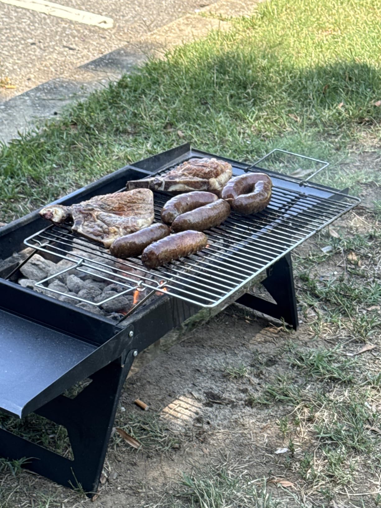 Charmline 14 x 9 inches Small Portable Charcoal BBQ Grill, Foldable Compact Camping Barbecue for 1–3 People, Ideal for Camping, Tailgating, Beach, Picnic & Tabletop Use, Green customer photo 2