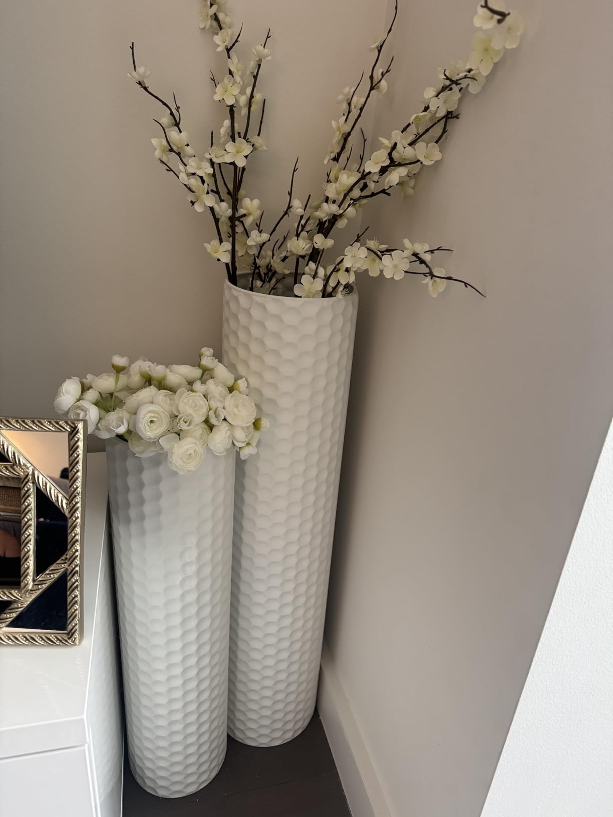 Sziqiqi White Tall Vases for Floor, Metal Cylinder Flower Holder, 2Pcs customer photo 1