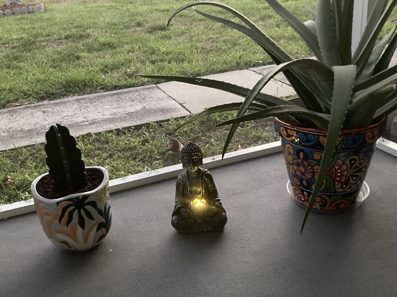 TERESA'S COLLECTIONS Meditating Buddha Solar Resin Garden Statue 7.1