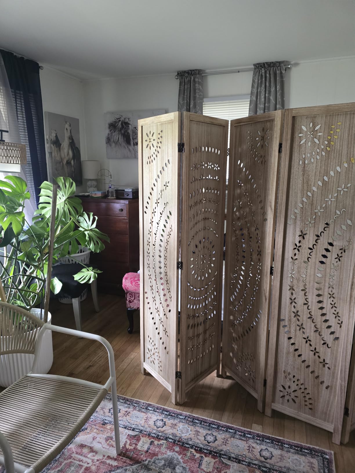 66.9Inch Folding Room Divider, 6 Panels Wood Carved Privacy Screens Free Assembled Freestanding Partition for Bedroom Home Office (Brown) customer photo 1
