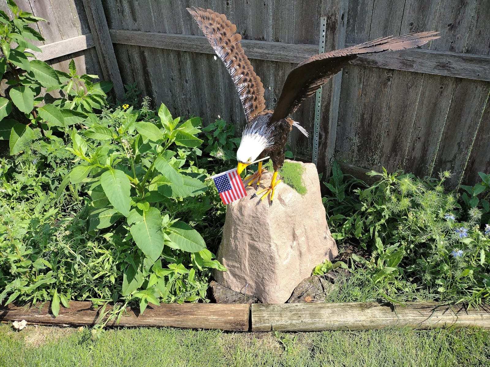 Kircust Metal Large American Bald Eagle Statue Outdoor Garden Decor customer photo 1