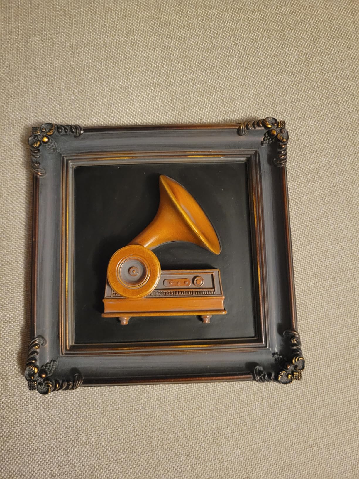 Vintage Wall Sculpture Antique Decoration Pediment Hallway Art Statue for Living Room Office Bedroom Gallery,Handmade Gift Aesthetic Design Music Instrument Scheme (Coral Gramophone) customer photo 2