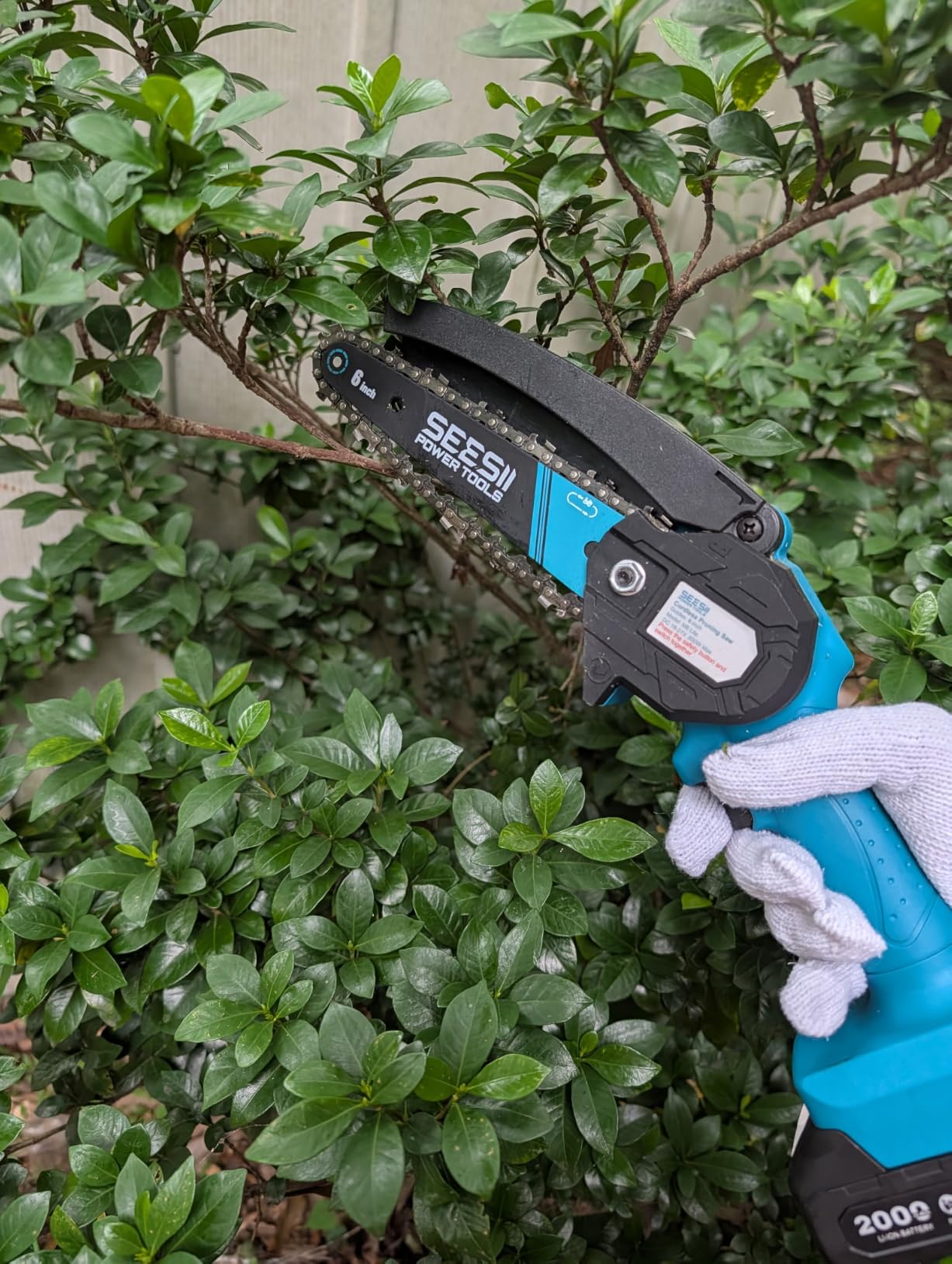 SEESII Flagship 8-Inch Cordless Mini Chainsaw, Upgraded Brushless Motor customer photo 2