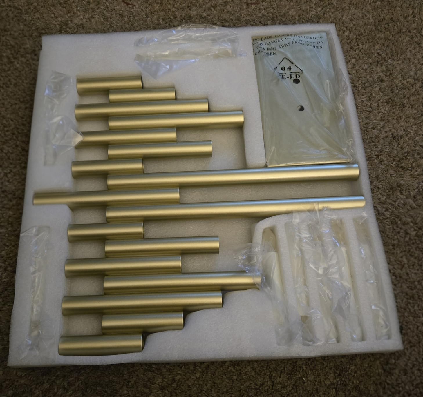 Vintiquewise Modern 9-Branch Hanukkah Menorah with LED Candles in Sleek Finish Contemporary Decorative Centerpiece Illuminated Display, and Meaningful Gift for Hanukkah Celebrations, Gold customer photo 2