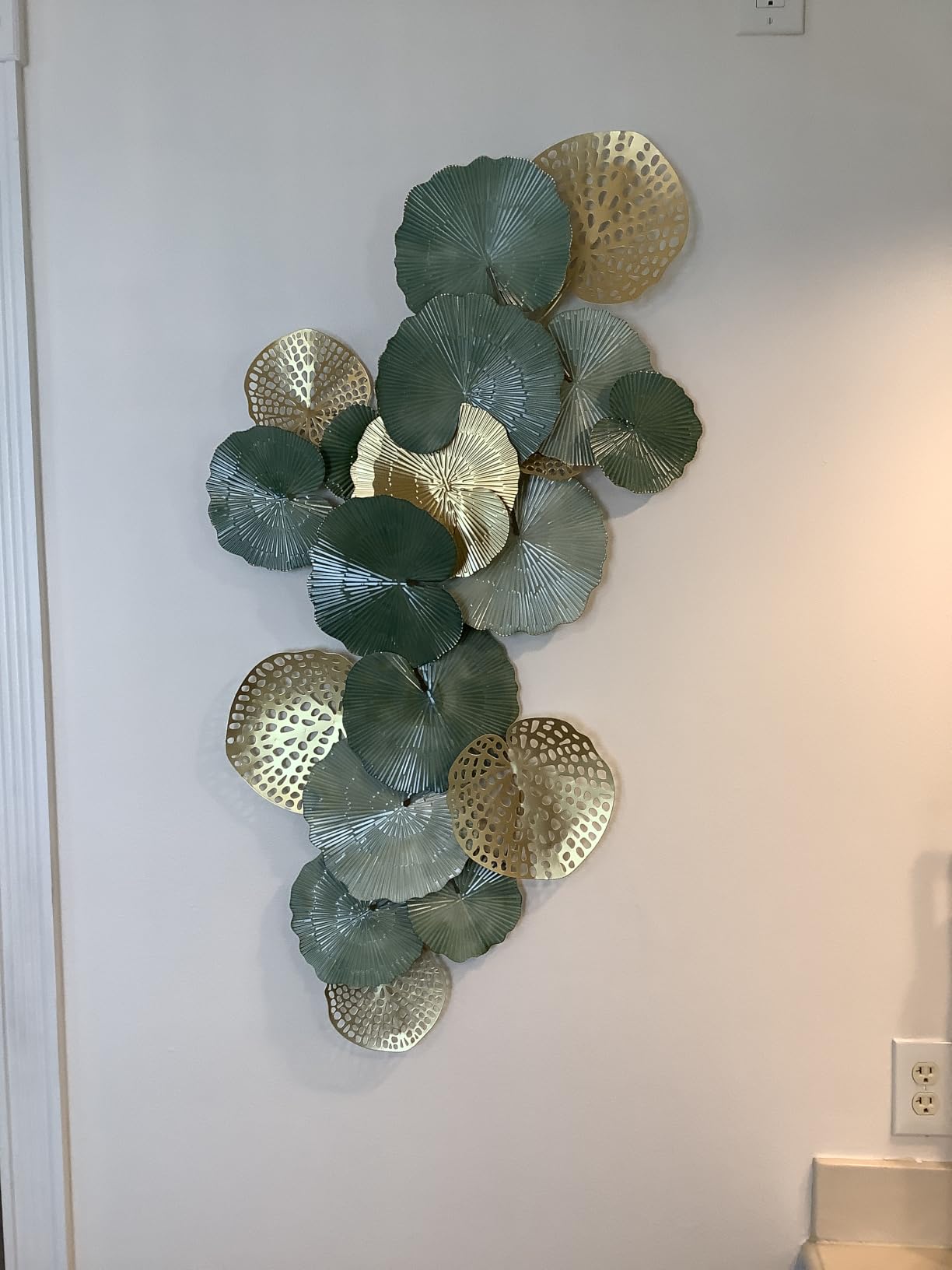 Roivikis Large Metal Wall Art Decor, 3D Abstract Lotus Leaves Wall Handcrafted Modern Decoration for Indoor Outdoor for Living Room, Bedroom, Entryway 52