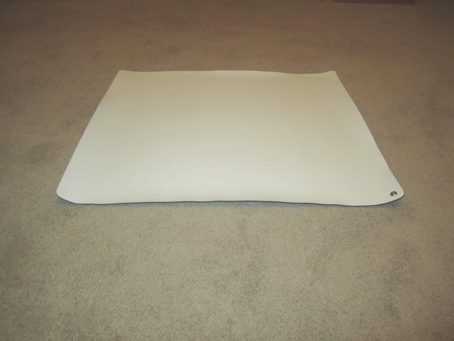StarTech Anti-Static ESD Mat for Home or Work, Beige, TAA customer photo 1