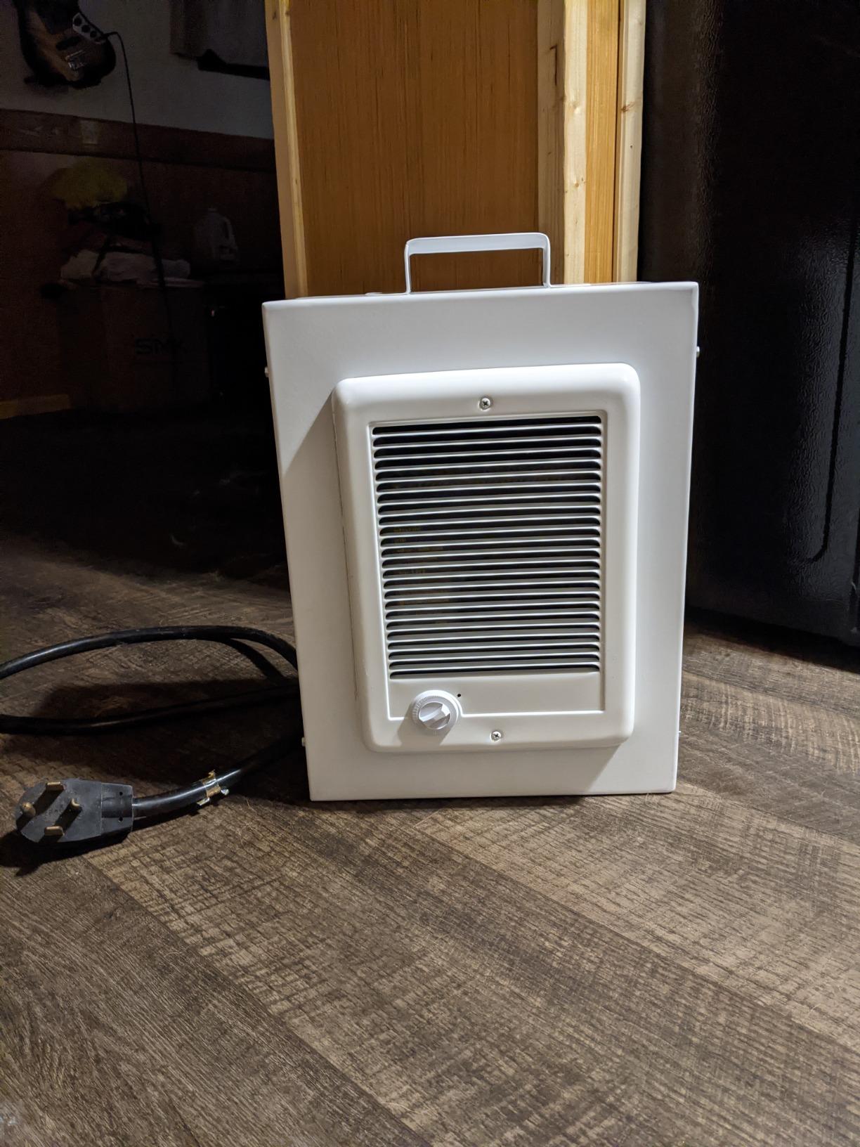 Cadet Com-Pak Electric Wall Heater Complete Unit With Thermostat (Model: CSC202TW, Part: 67507), 6825/5120 BTU, 240/208 Volt, 2000/1500 Watt, White customer photo 1