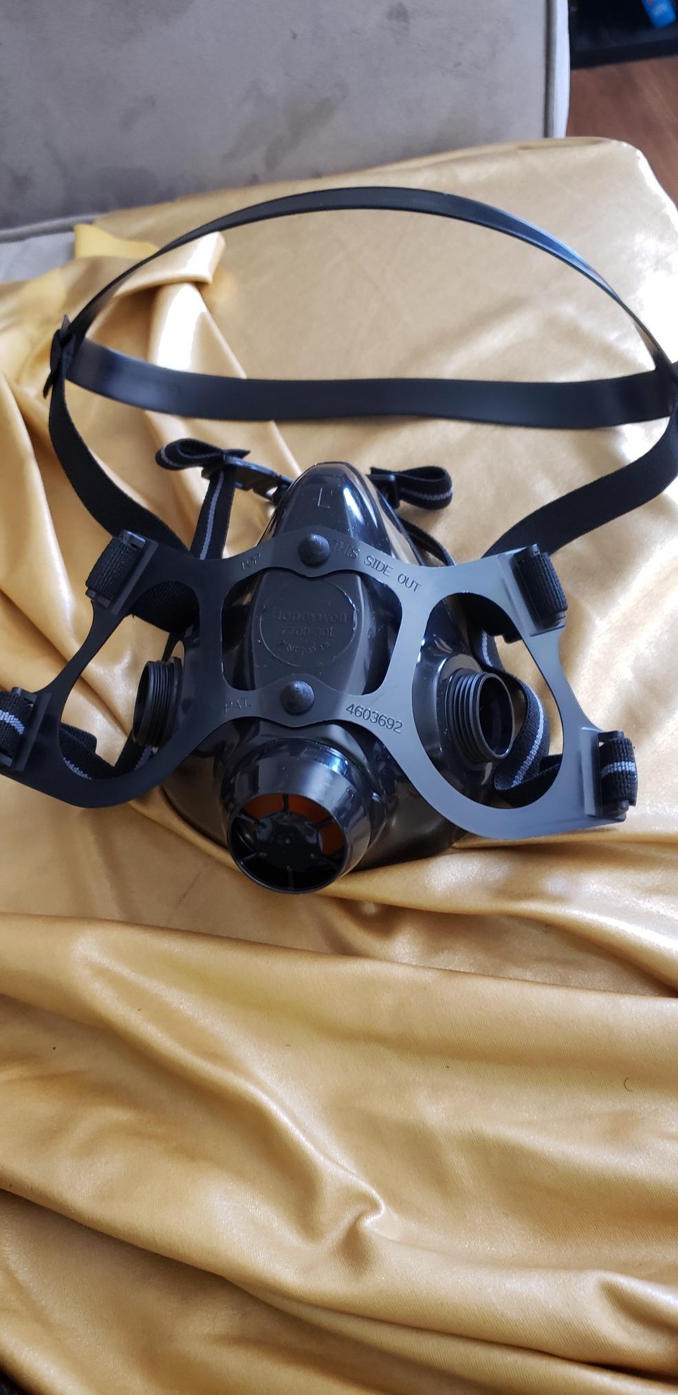 NORTH Honeywell Home North 7700 Series Niosh-Approved Half Mask Silicone Respirator, Large (770030L), Black customer photo 1