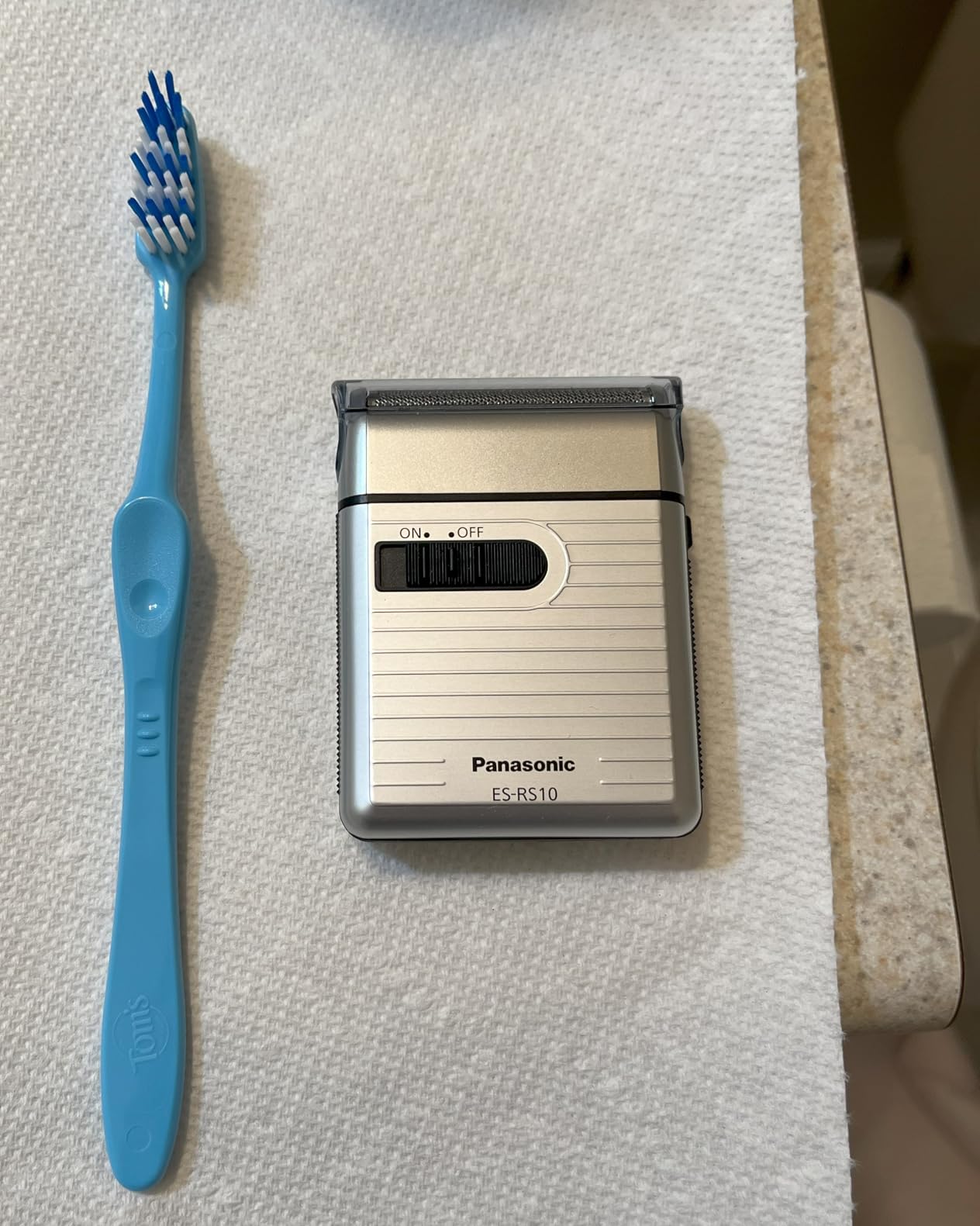 Panasonic Men's Shaver for Traveler ES-RS10-S Silver | DC3V (2 x AA Alkaline) (Japan Model) customer photo 1