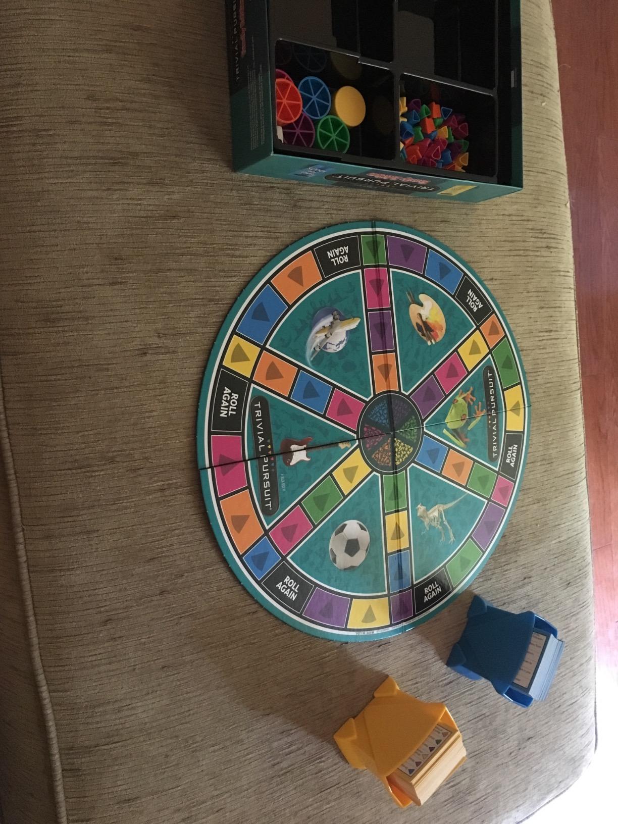Hasbro Gaming Trivial Pursuit Game: Family Edition Board Game, Family Trivia Games for Adults and Kids, 2+ Players, Ages 8+ (Amazon Exclusive) customer photo 1