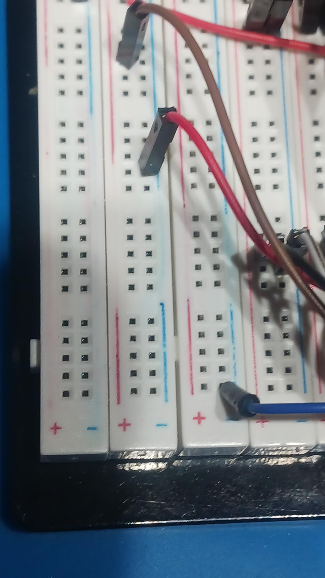 ELEGOO 3pcs Breadboard 830-Point Solderless Prototype PCB Board Kit customer photo 2