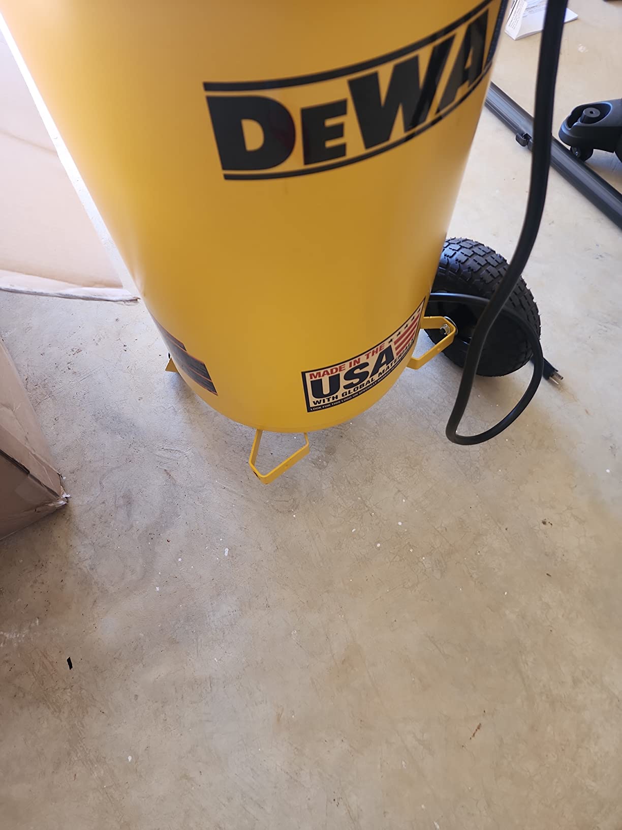 DEWALT 27-Gallon Vertical Portable Air Compressor (DXCM271.COM) customer photo 2