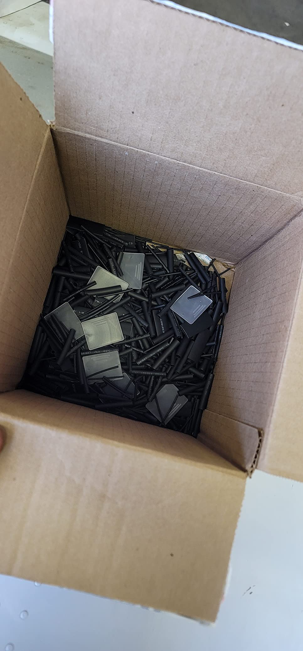 innhom 650pcs Heat Shrink Tubing Black Heat Shrink Tube Wire Shrink Wrap Shrinkage Ratio 2:1 Electrical Cable Wire Kit Set Long Lasting Insulation Protection customer photo 2