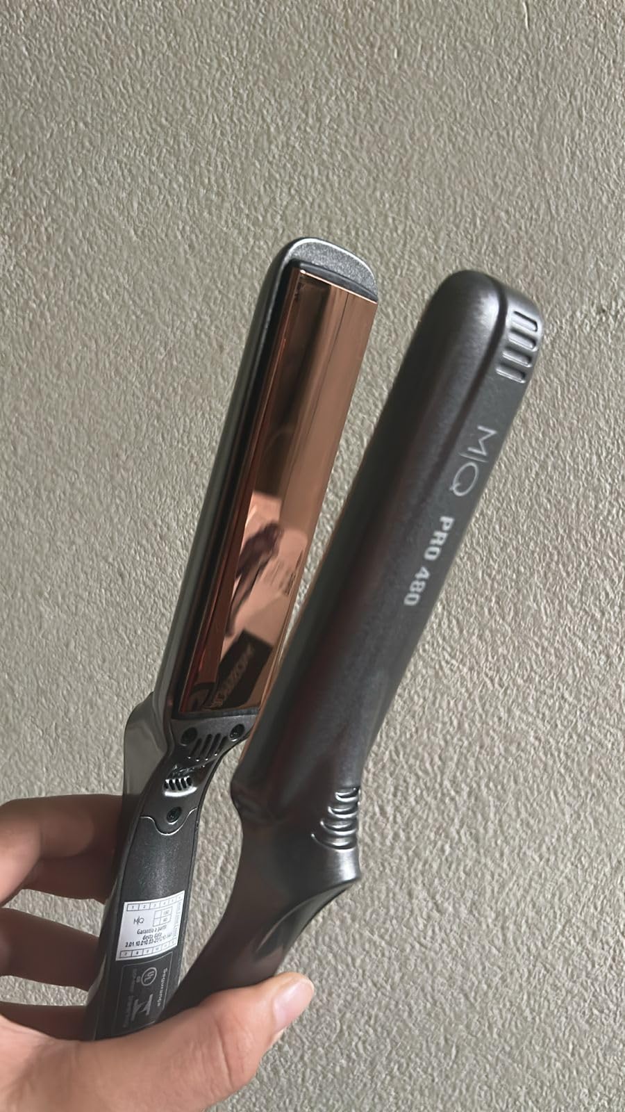 MQ Professional Hair Straightener - Titanium Flat Iron Pro 480°F - Brazilian Expertise - Bivolt, Anatomic Design, Ultra-Smooth - 17 Temperature Settings – Ideal for Professional Use customer photo 1
