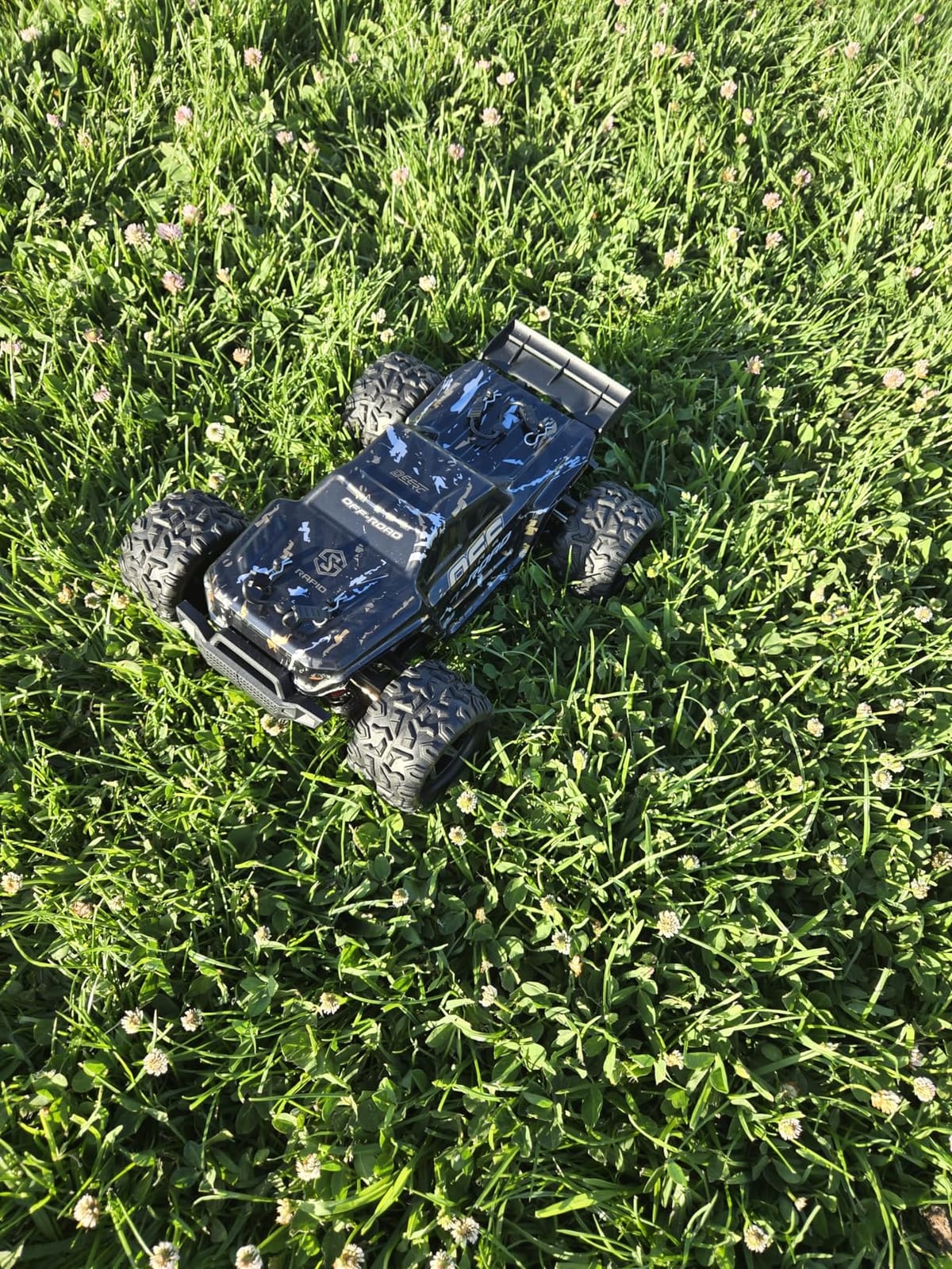 DEERC 9300E Remote Control Car High Speed RC Cars for Kids Adults 1:16 Scale 40 KM/H 4WD Off Road Monster Trucks,2.4GHz All Terrain Toy Trucks with 2 Rechargeable Battery customer photo 2