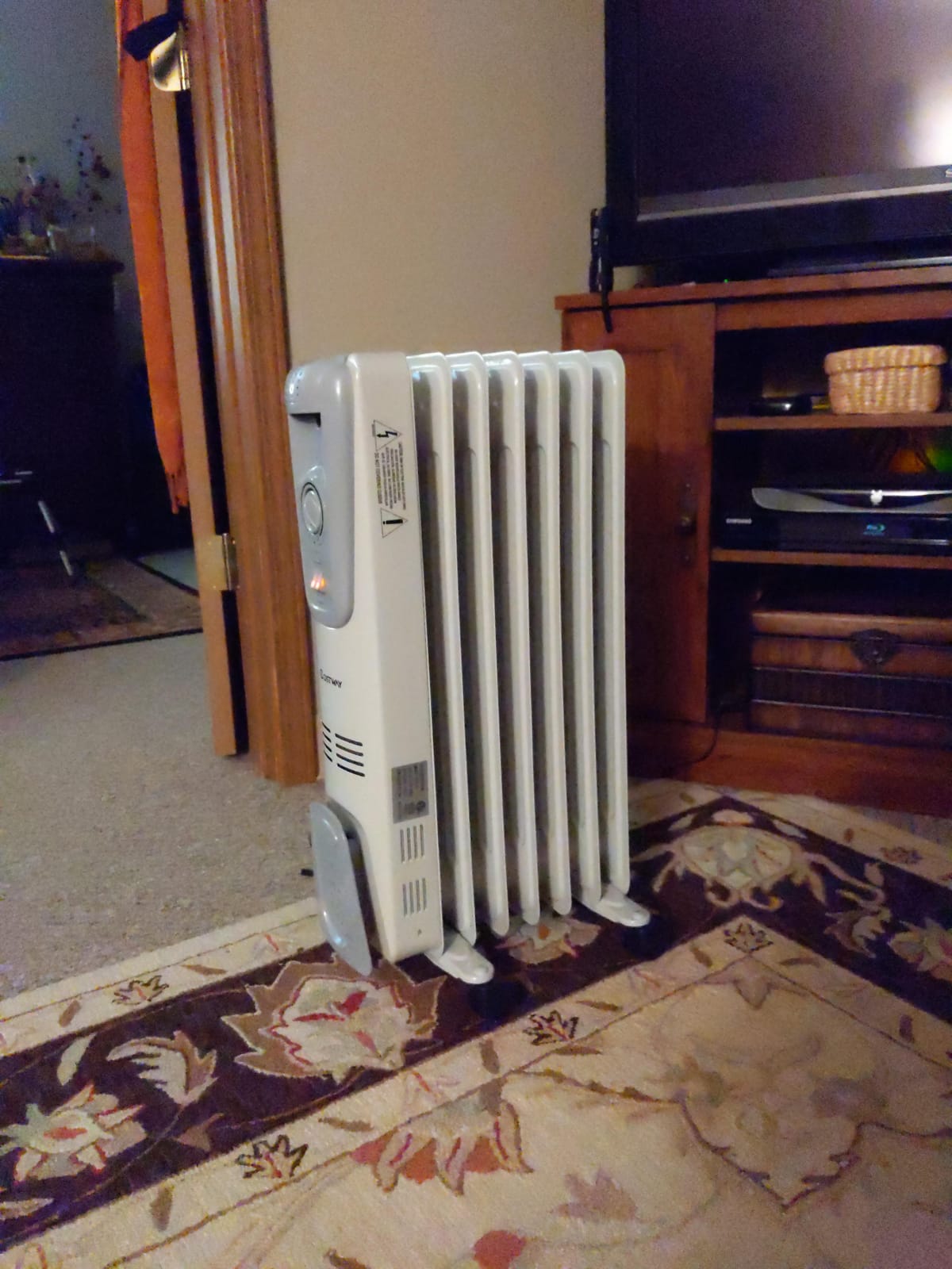 COSTWAY Oil Filled Radiator Heater, 1500W Portable Space Heater with Adjustable Thermostat, 3 Heat Settings, Overheat and Tip-Over Protection, Electric Oil Heater for Indoor Use, Bedroom, Office customer photo 2