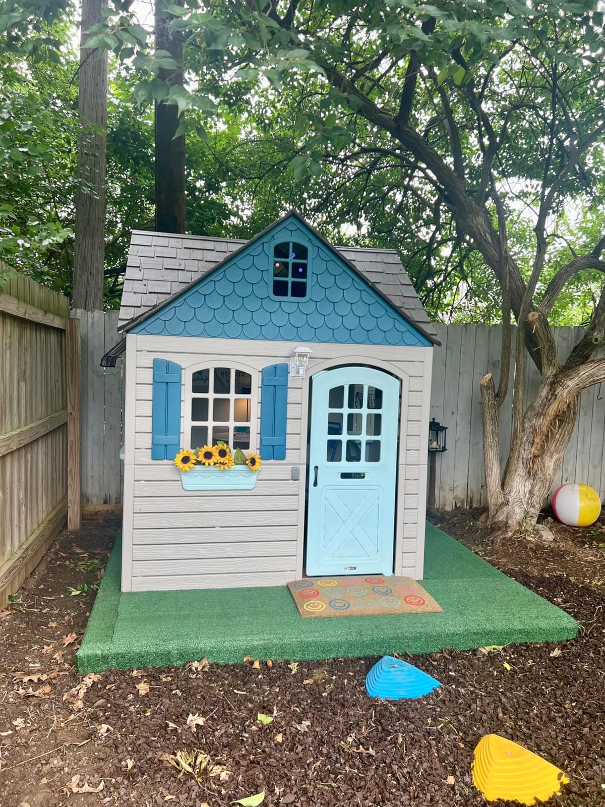 Lifetime Heavy Duty Plastic Outdoor Playhouse, 6ft x 6ft x 7 ft Tall, Beige & Blue customer photo 1
