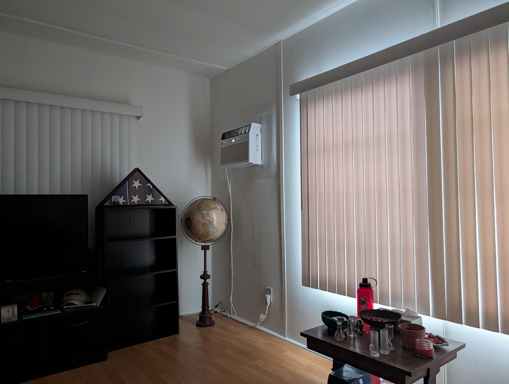 GE Window Air Conditioner 14000 BTU, Wi-Fi Enabled, Energy-Efficient Cooling for Large Rooms, 14K BTU Window AC Unit with Easy Install Kit, Control Using Remote or Smartphone App customer photo 1