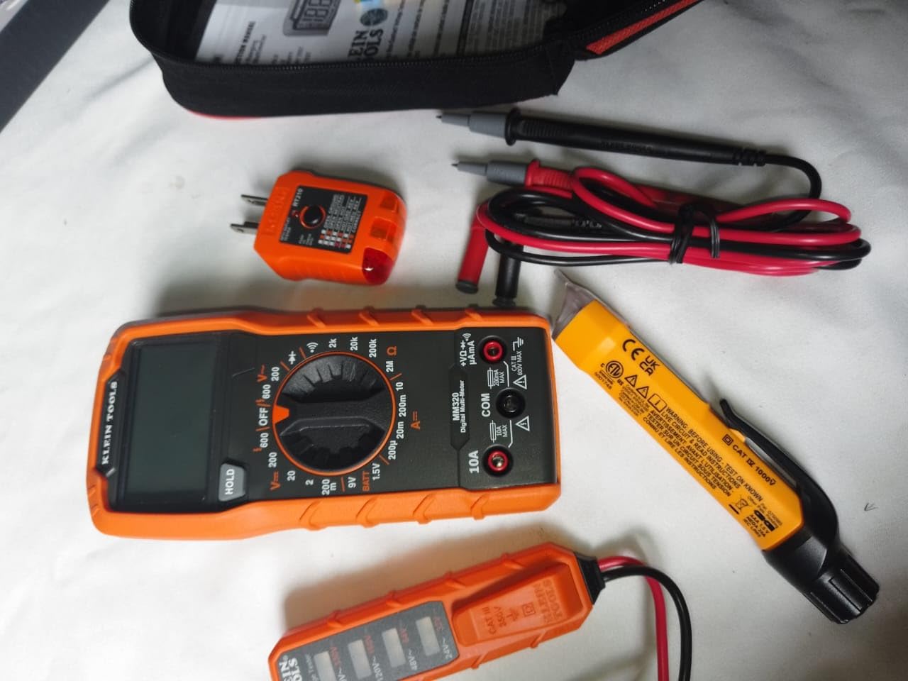 Klein Tools MM320KIT Digital Multimeter Electrical Test Kit, Non-Contact Voltage Tester, Receptacle Tester, Carrying Case and Batteries customer photo 1
