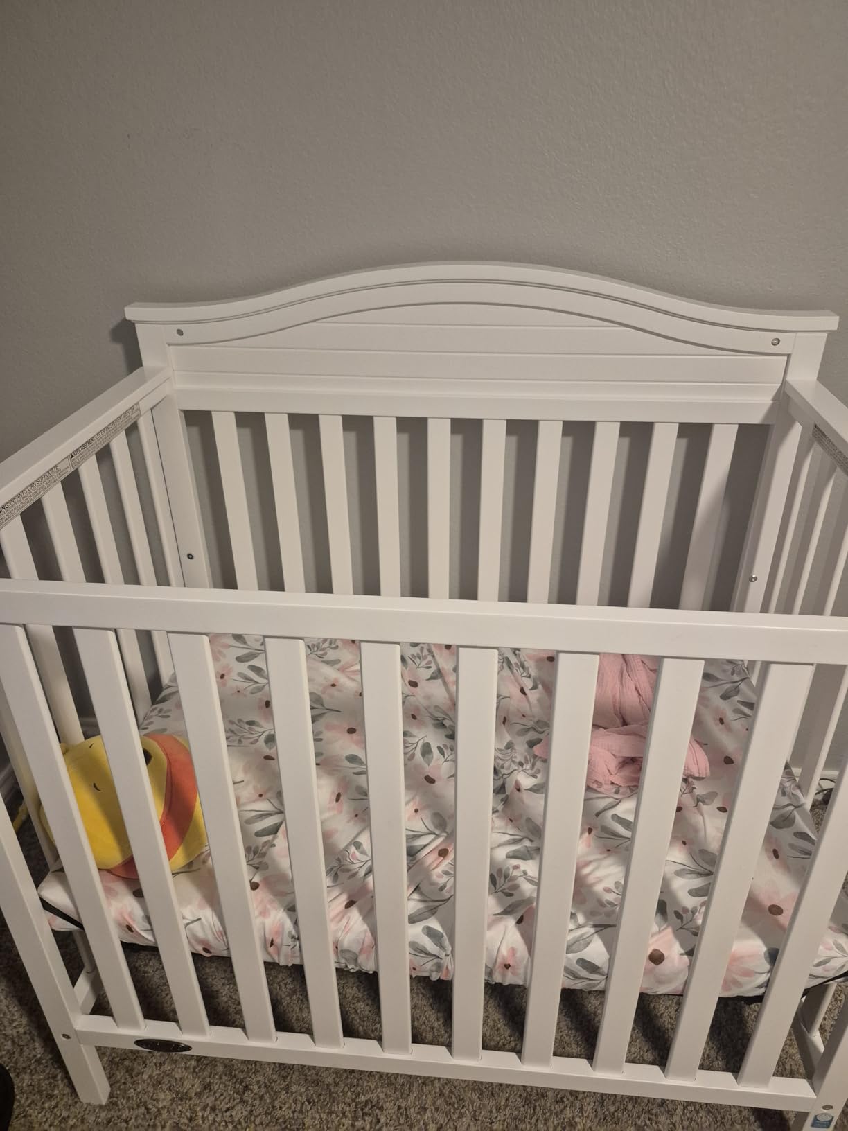Graco Stella 4-in-1 Convertible Mini Crib with Bonus Mattress, White customer photo 2