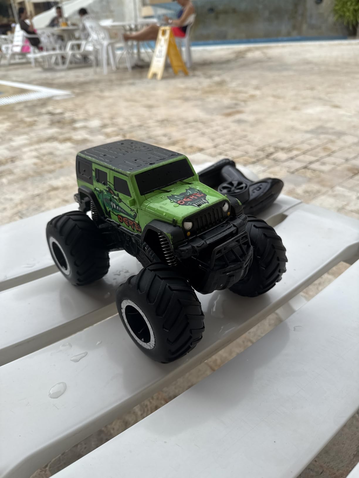 STEMTRON Amphibious RC Car 1:16 4WD Waterproof Monster Truck customer photo 2