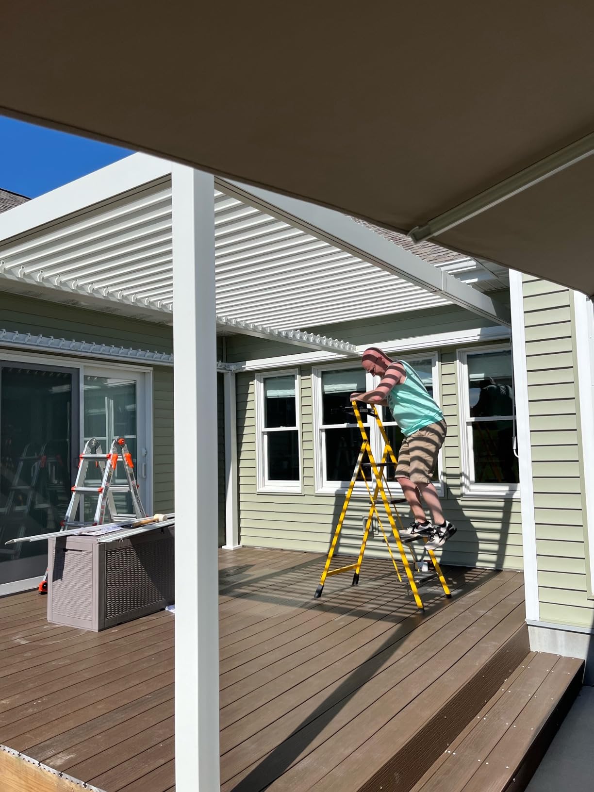 Kozyard Outdoor Louvered Pergola 10' x 12' Sun Shade Aluminum Patio Shelter customer photo 1