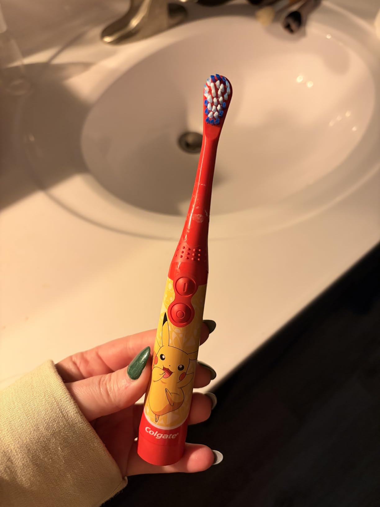 Colgate Kids Battery Powered Minecraft Toothbrush, Extra Soft customer photo 1