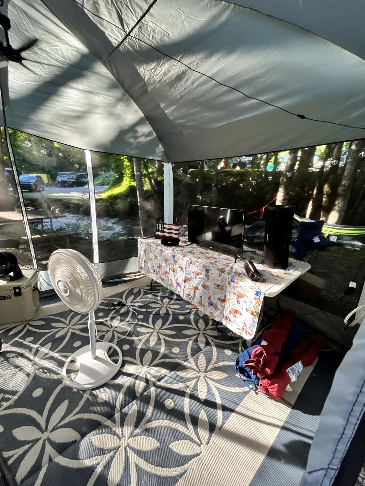 DMH OUTDOORS Screen House Tent 13x9 FT with Netting Mesh & 2 Magnetic Doors customer photo 1