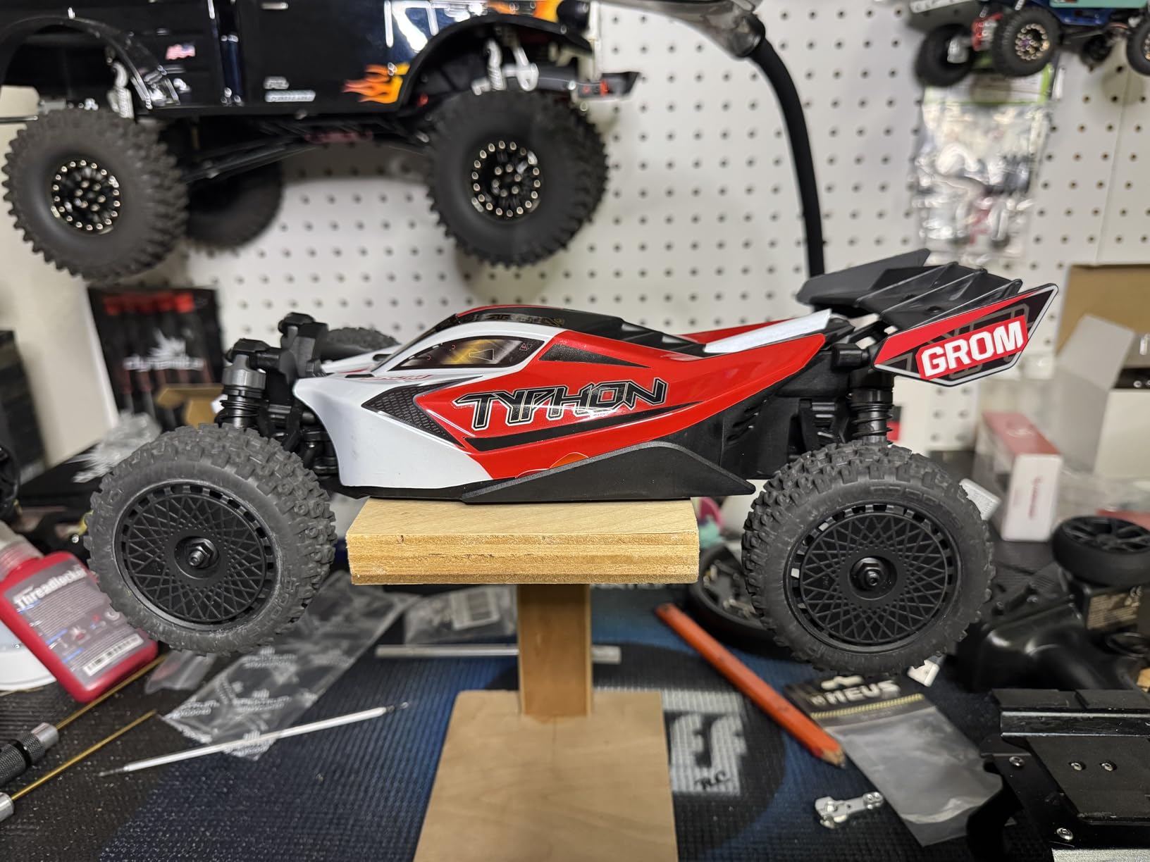 ARRMA Typhon GROM 4x4 RC Buggy, RTR, Red/White ARA2106T2 customer photo 1